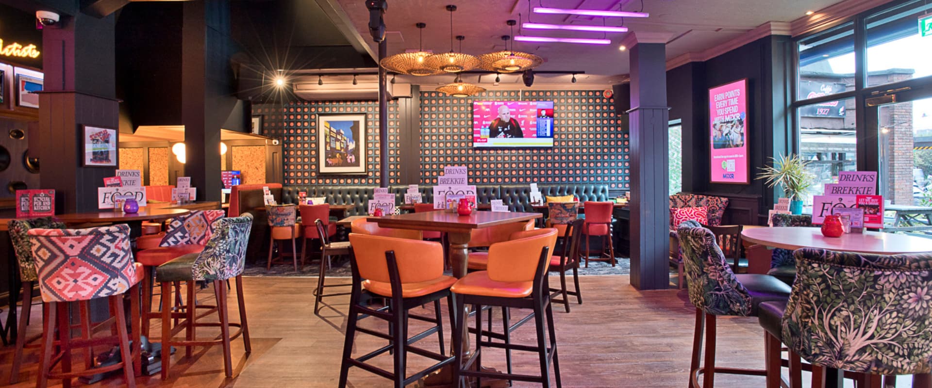 Interior of The Faraday Epsom (d)