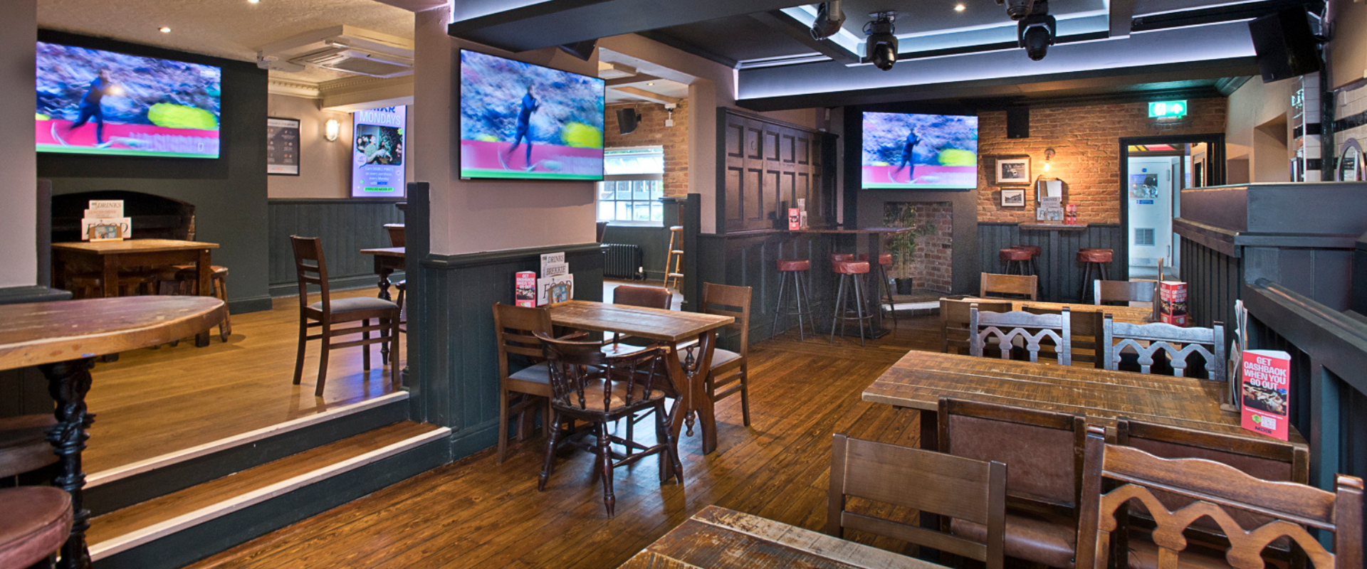 Interior of The Block & Gasket Burgess Hill (d)