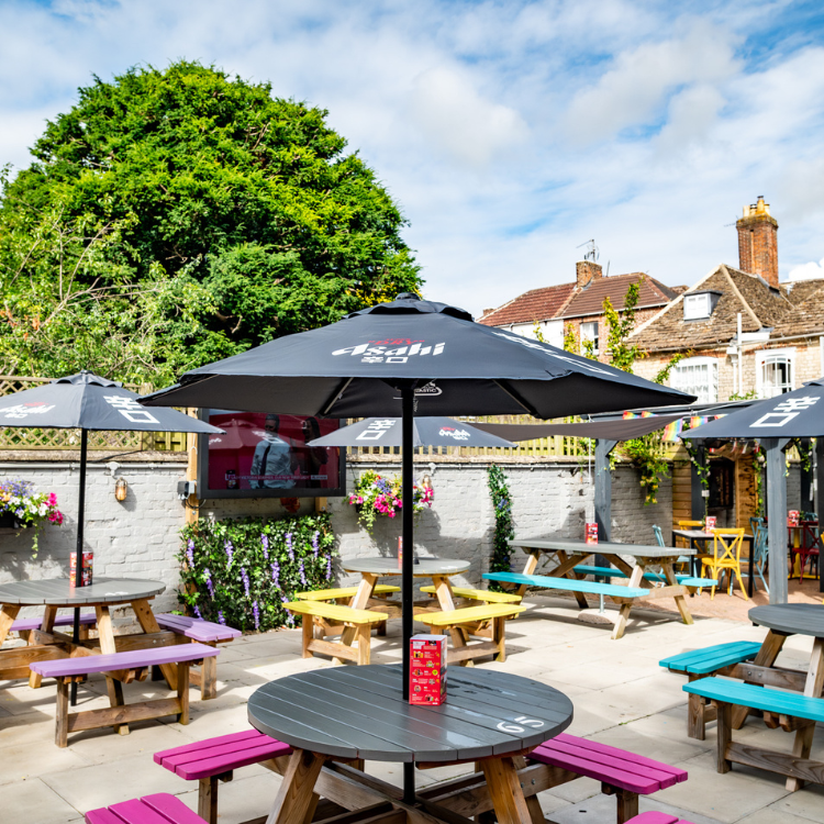 Photo of beer garden at Cross Keys Inn Wootton Bassett (d) Photo of beer garden at Cross Keys Inn Wootton Bassett (d)
