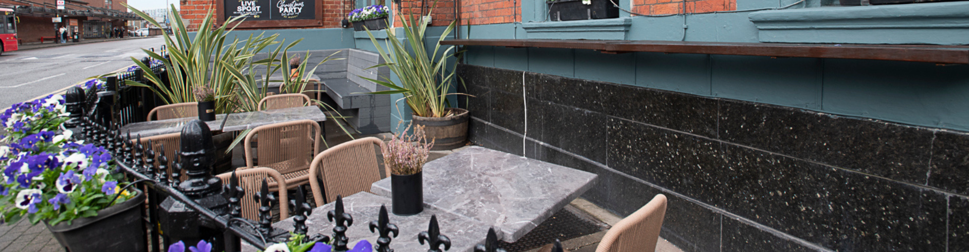 Beer Garden at The Angelic Islington (d)